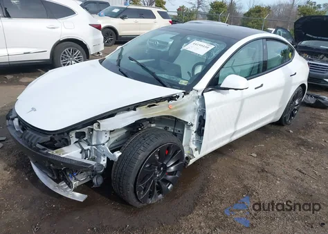 2022 Tesla Model 3 Performance Dual Motor All-Wheel Drive z USA, uszkodzony, nr VIN 5YJ3E1EC9NF102980